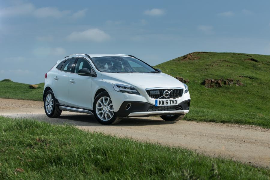  Volvo V40 D4 Cross Country 2016 года  (UK) (фото 6 из 30)